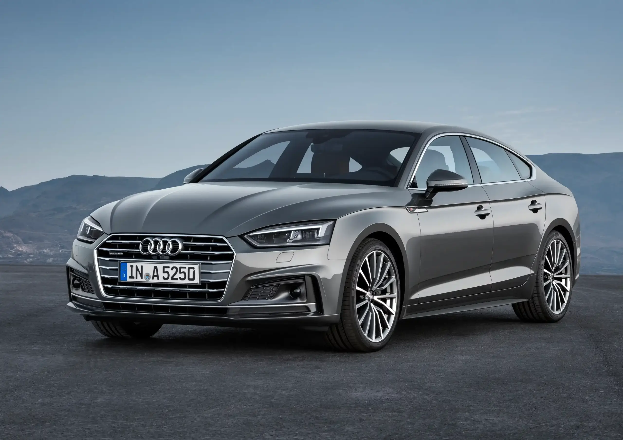 Audi A5 Recenze: Spojení Luxusního Designu a Sportovního Výkonu