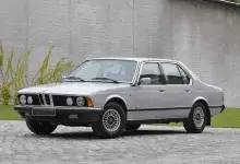 Recenze BMW E23 - Luxusní sedan s výjimečnými schopnostmi