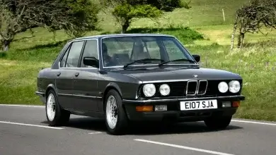 Recenze BMW E28 - Elegantní a výkonové vozidlo pro každodenní použití