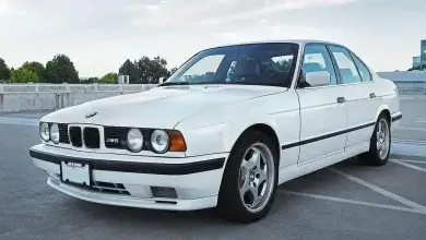 Recenze BMW E34: Spoľahlivý a stylový sedan