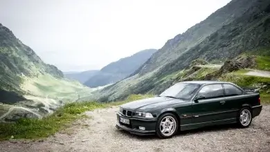 Recenze BMW E36 - Sportovní sedan pro každodenní radost z jízdy