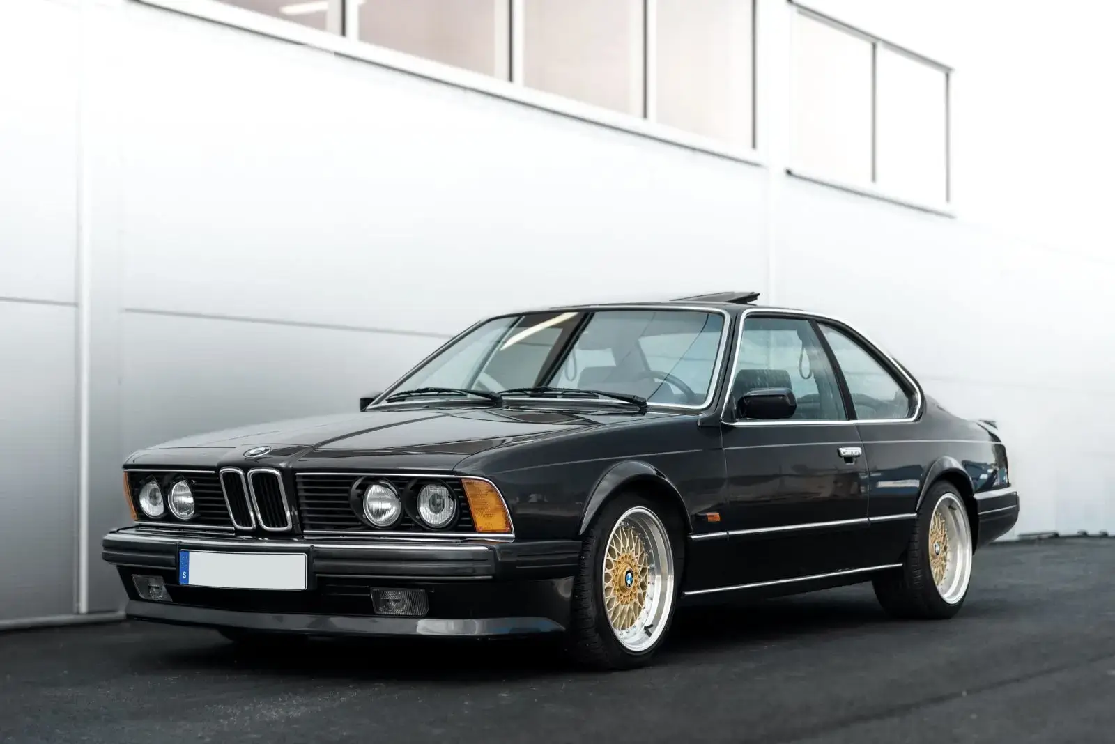 Exteriér BMW E24