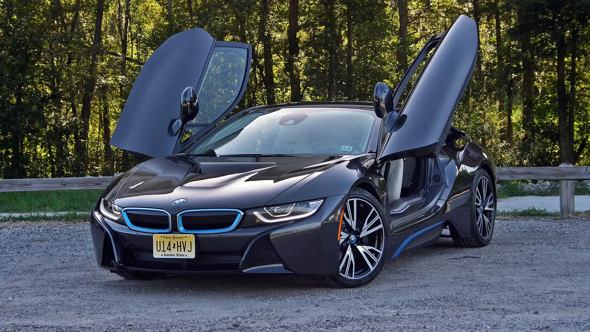 Výhody a nevýhody BMW i8