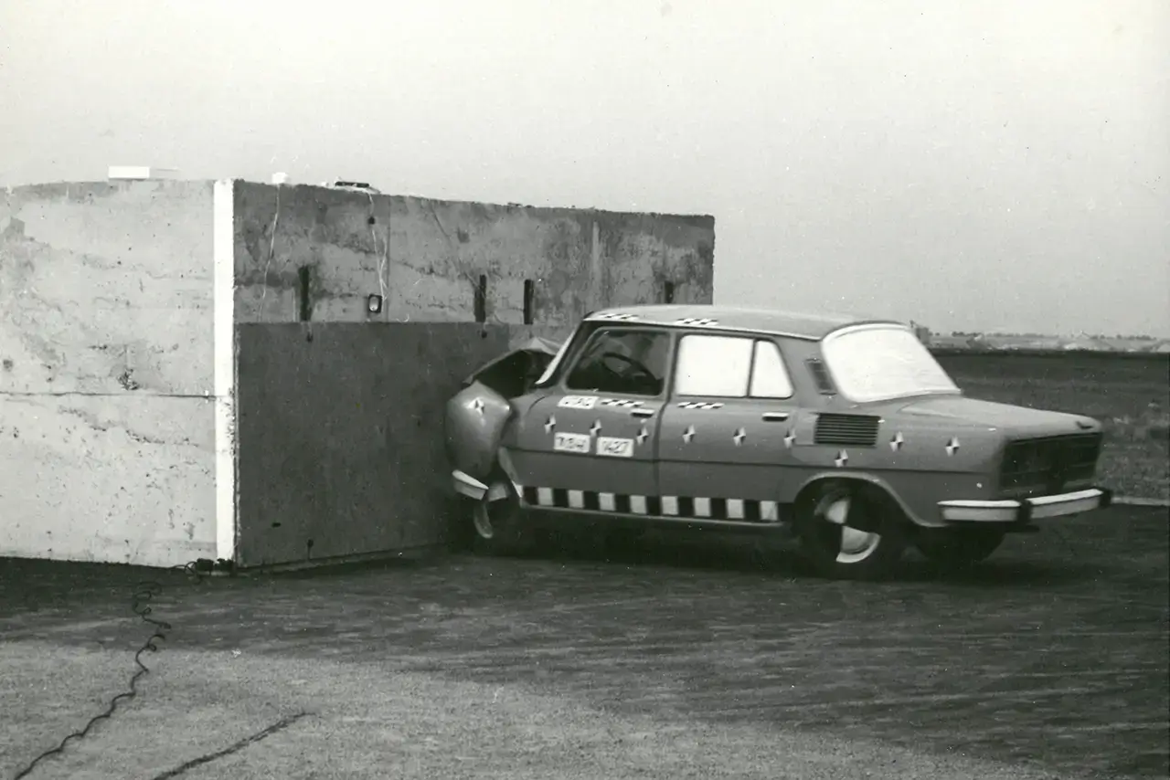 Crash test Škoda 1000 mb