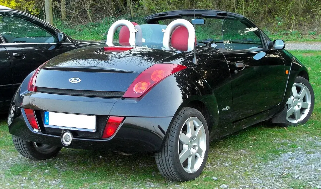 Jedinečné vlastnosti Ford Streetka