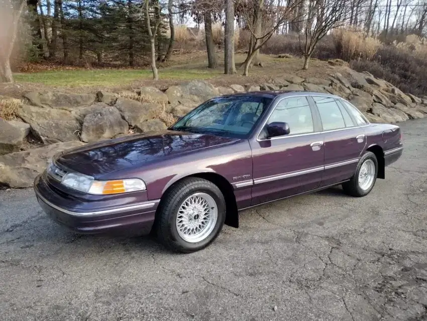 Výhody a nevýhody Ford Crown Victoria