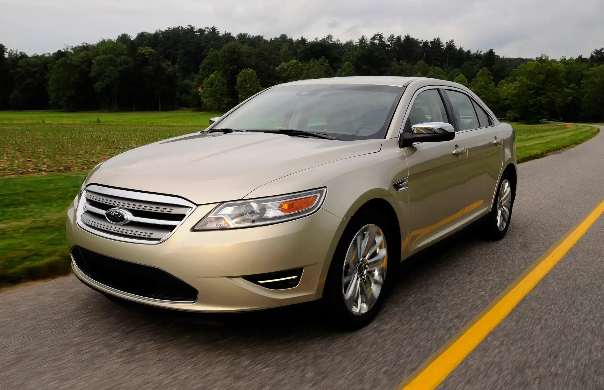 Výhody a nevýhody Ford Taurus