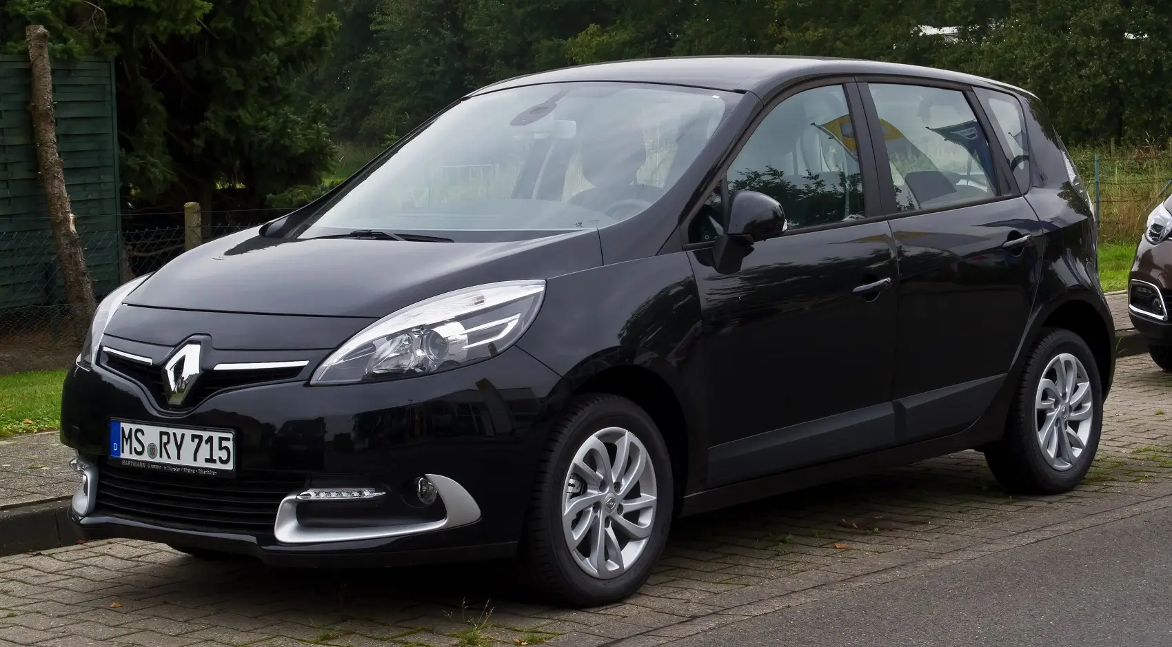 Recenze Renault Scenic – prostorný vůz pro rodinné radosti